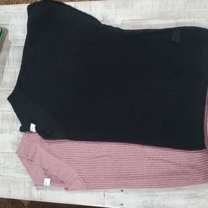 Bundle Zanana short sleeve sweaters. One black and one mauve